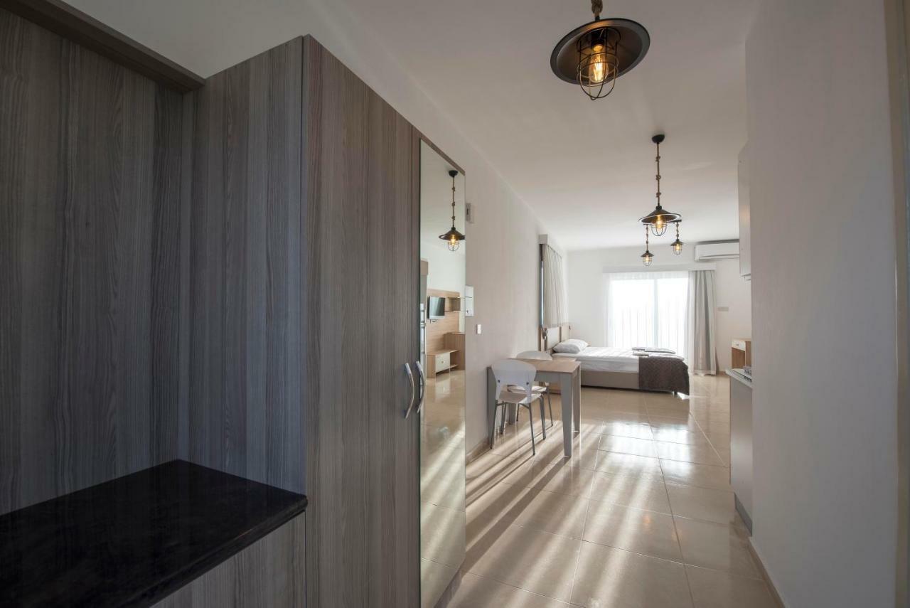 Deniz Airport Suites Λευκωσία Εξωτερικό φωτογραφία